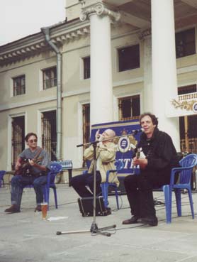 The Blues Spinners trio (from left to right): Nemov, Bratetsky, Doctor